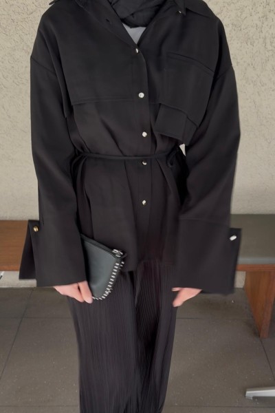 Kol Detaylı Siyah Gömlek